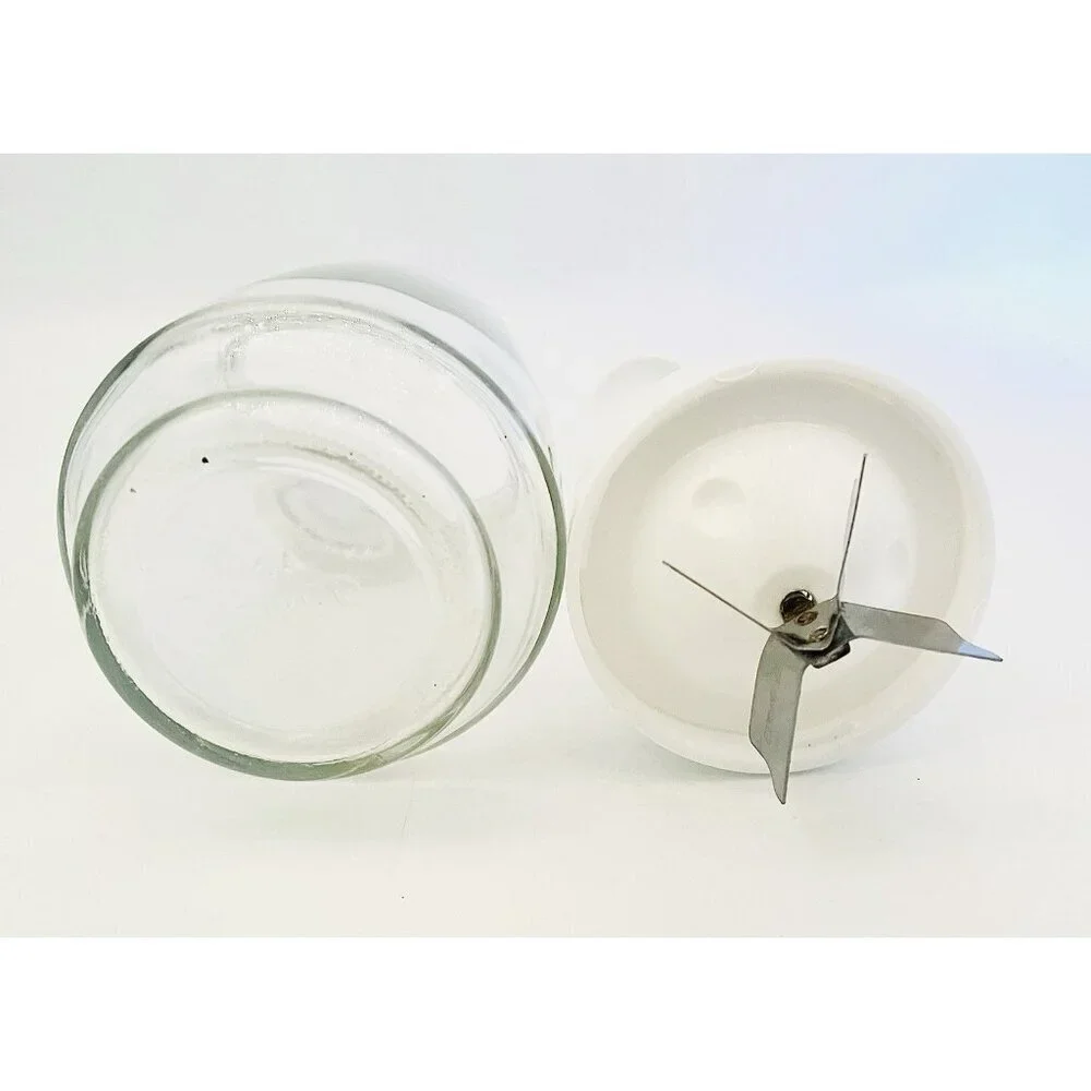 Retro Gemco Manual Food Chopper White Plunger Glass Jar Stainless Steel Blade